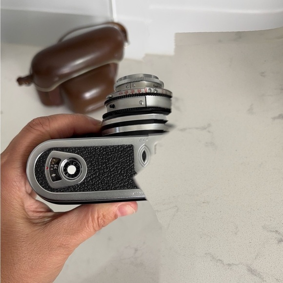 Black and Brown Vintage Voigtlander Vito Camera and Leather Case - Picture 3 of 9